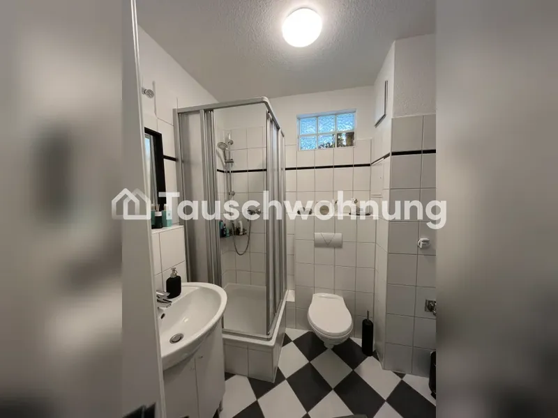 Tauschwohnung: Wunderschöne 2-Zimmer Wohnung mit Balkon im Grünen — photo 1